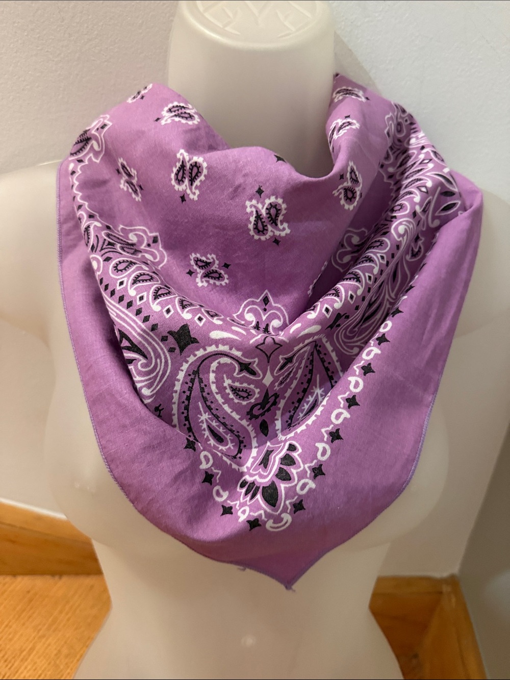 Vintage HAV-A-HANK Lavender Purple Paisley Cotton Bandana USA Made Unisex